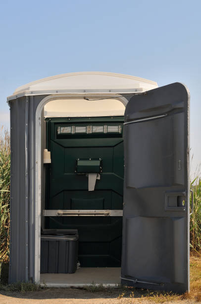 Best Best portable toilet rental  in Breese, IL